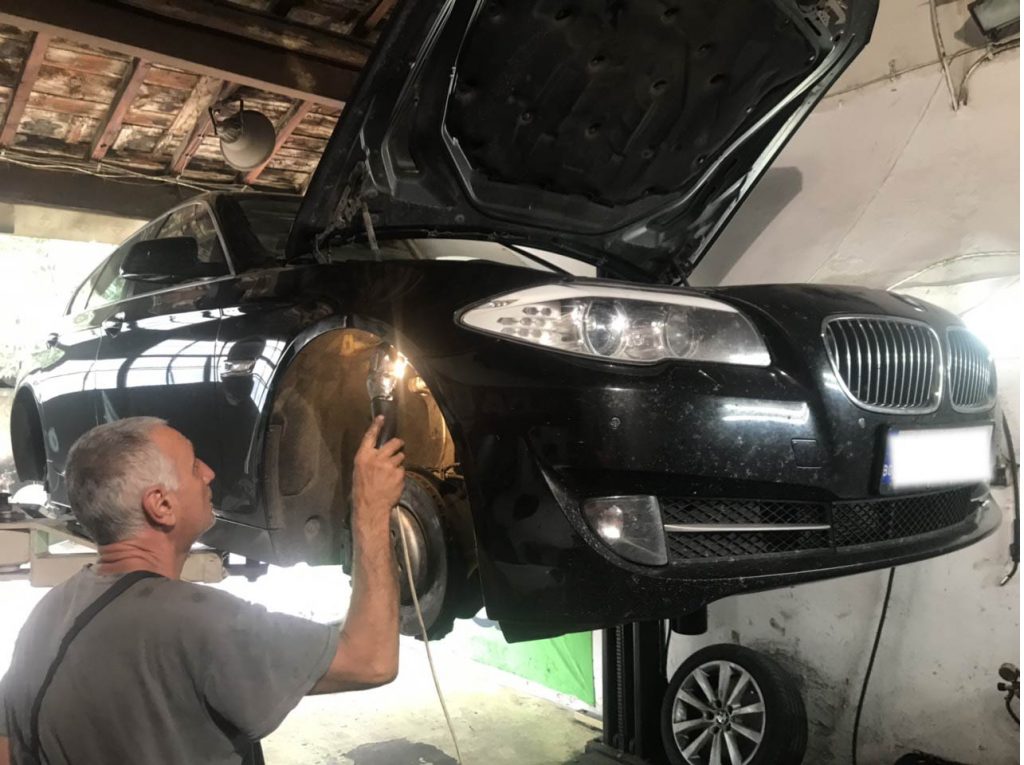 Смяна на амортисьори BMW F серия