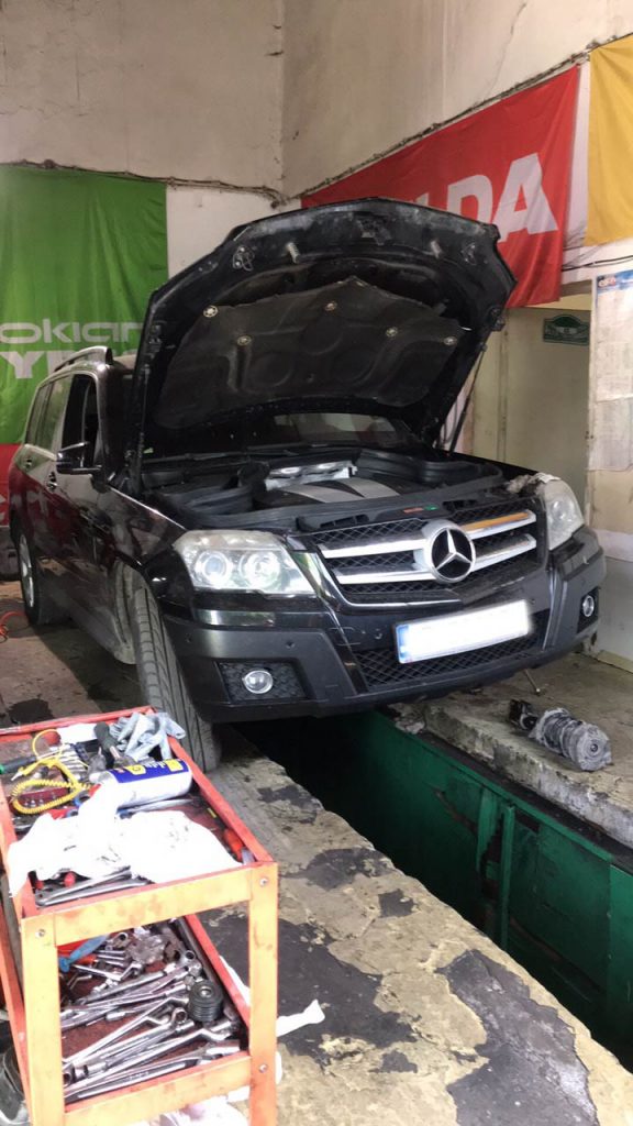 Смяна комплект амортисьори Mercedes GLK 320 CDI